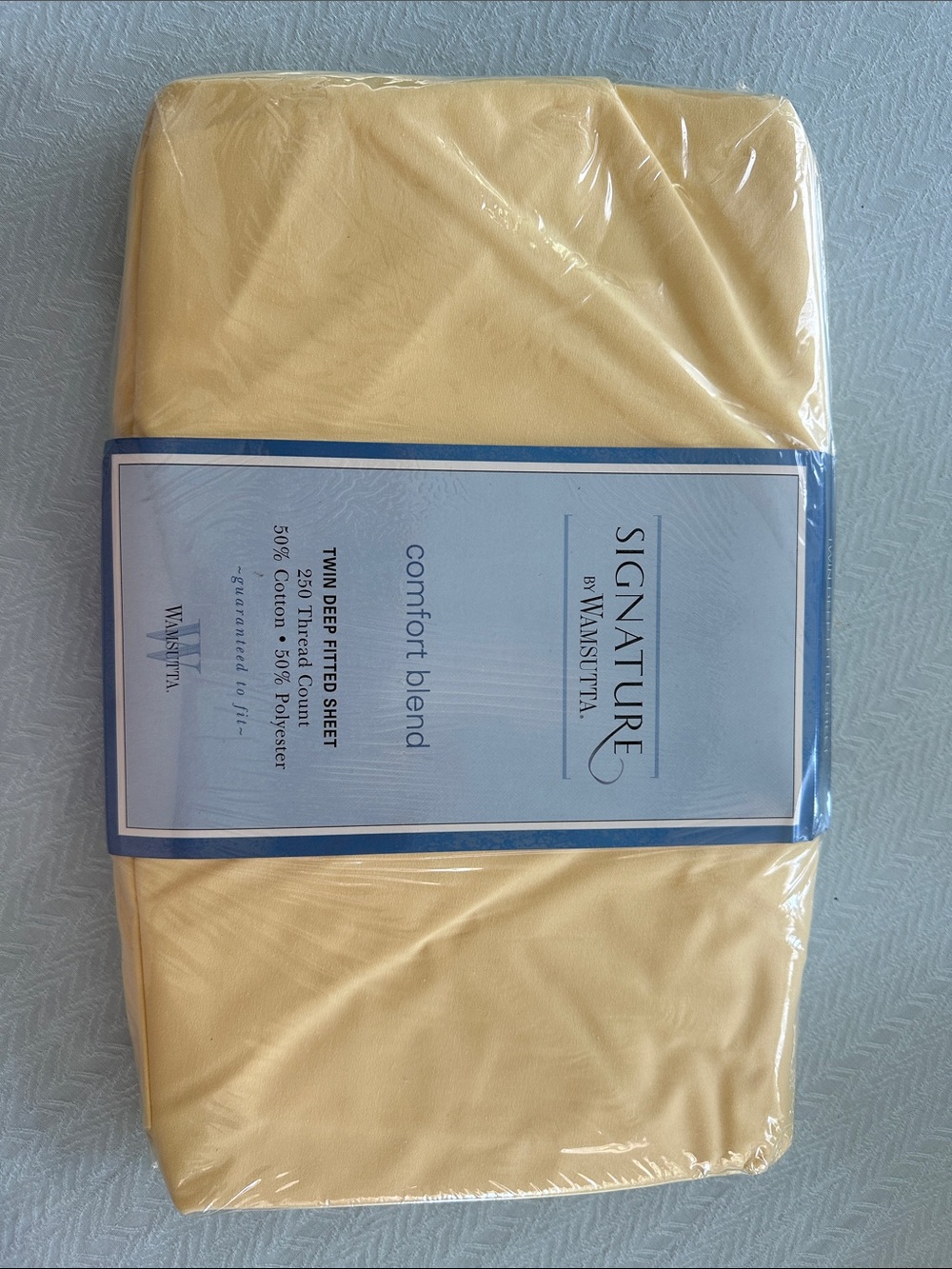 Wamsutta light yellow Twin Fitted Sheet - Comfort Blend NEW for Back to Schoo